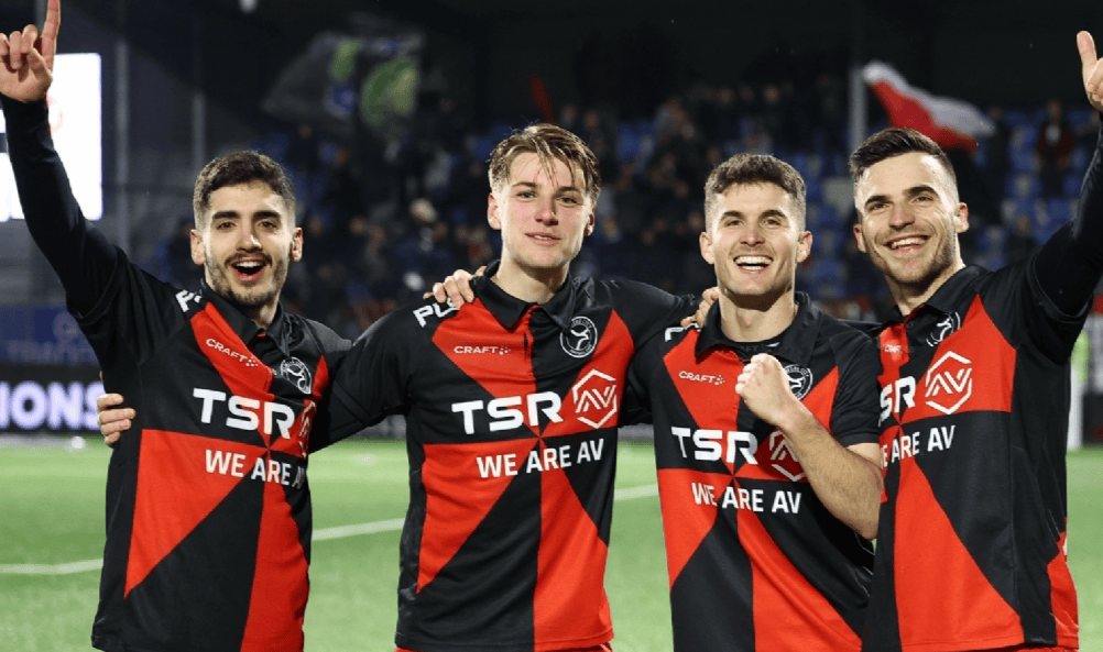 AYX-清晨法国杯焦点战，埃因霍温远射贴柱，气氛紧张，纪律约束更严格(埃因霍温青年队vs芬洛推迟)